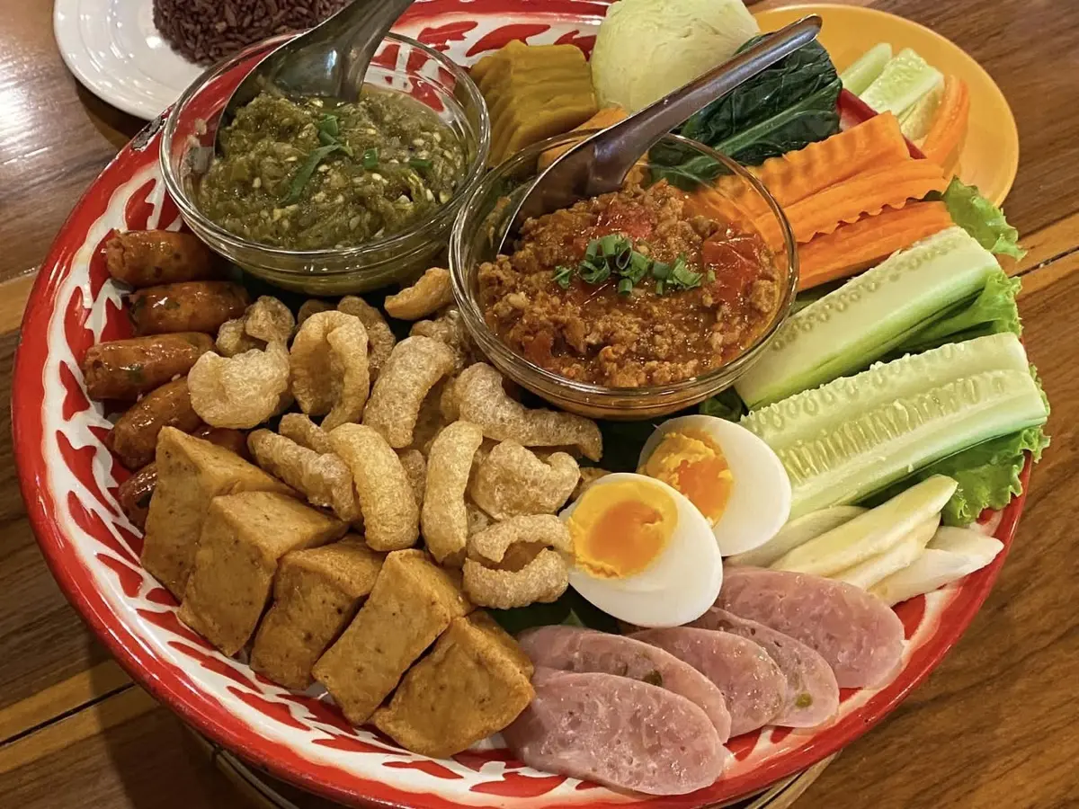 【ラムディー ティークゥアデーン】辛くないのに美味しい北タイ料理の名店