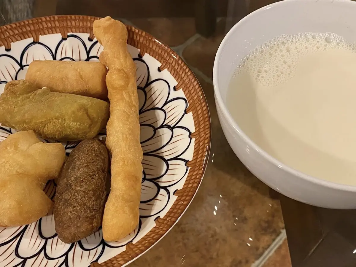 【サターニーパートンコー】外カリ中フワモチ！チェンマイの揚げパン専門店